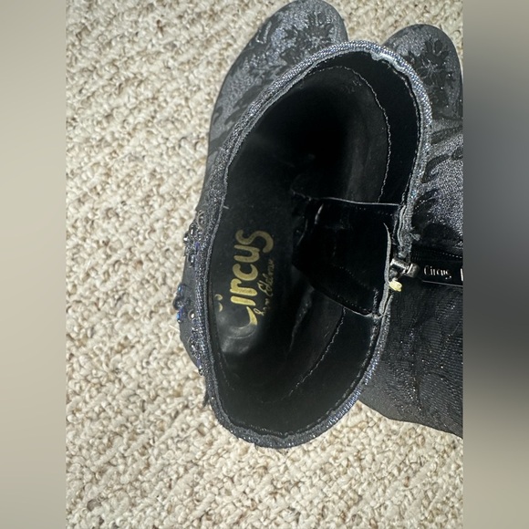 Circus by Sam Edelman Embellishes Booties 7.5 - Picture 3 of 9